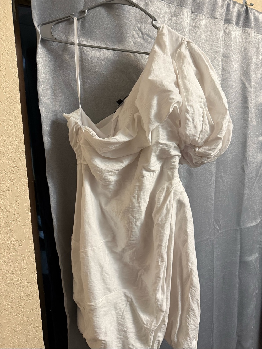 White House Black Market White One-Shoulder Puff-Sleeve Dress